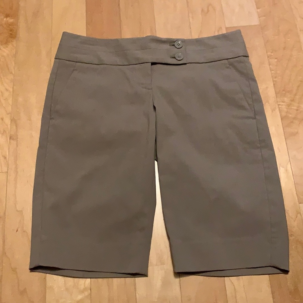 The Limited | brown/khaki Bermuda shorts